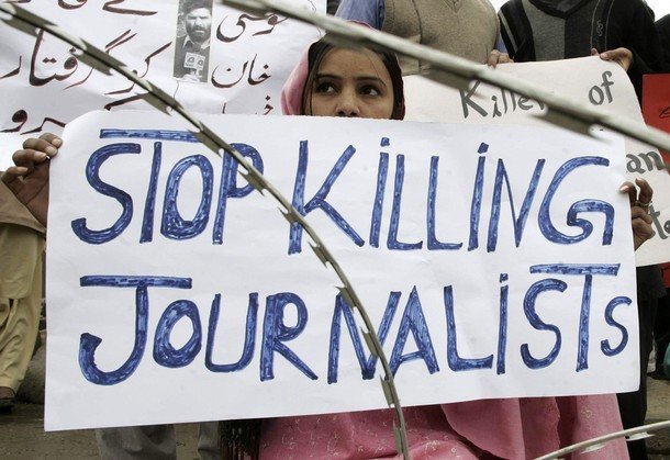IFEX urges Pakistan to provide updated info. on journalists killing to UNESCO