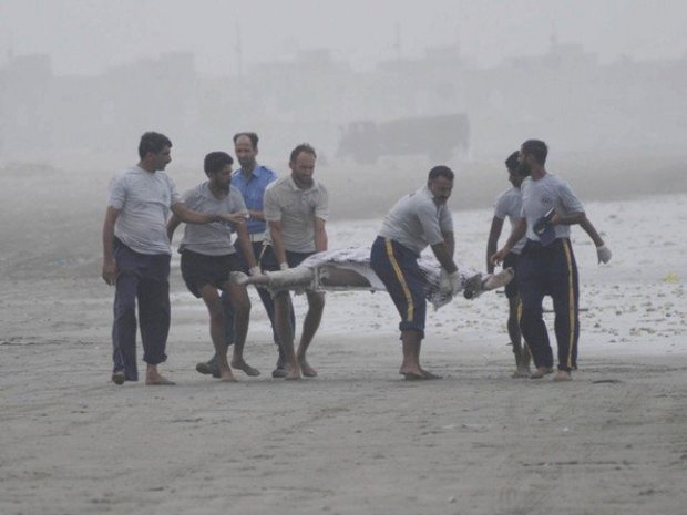 کراچی میں کشتی ڈوبنے سے 3 افراد ہلاک اور 5 لاپتہ