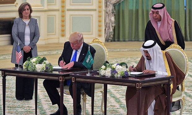 ملك السعودية يمتثل لاوامر ترامب بزيادة إنتاج النفط