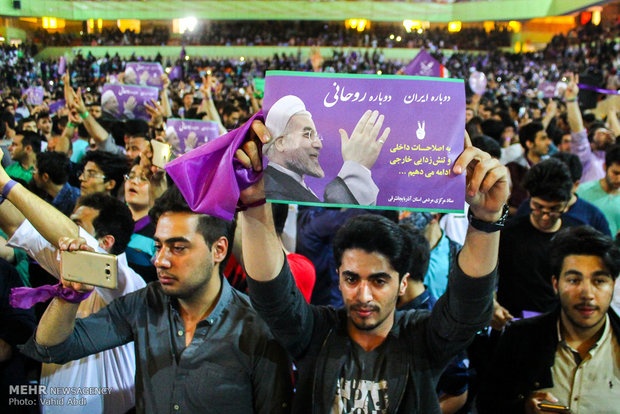 Tabrizi people celebrate Rouhani reelection