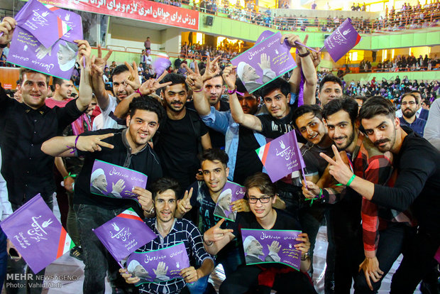 Tabrizi people celebrate Rouhani reelection