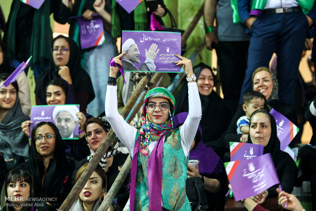 Tabrizi people celebrate Rouhani reelection