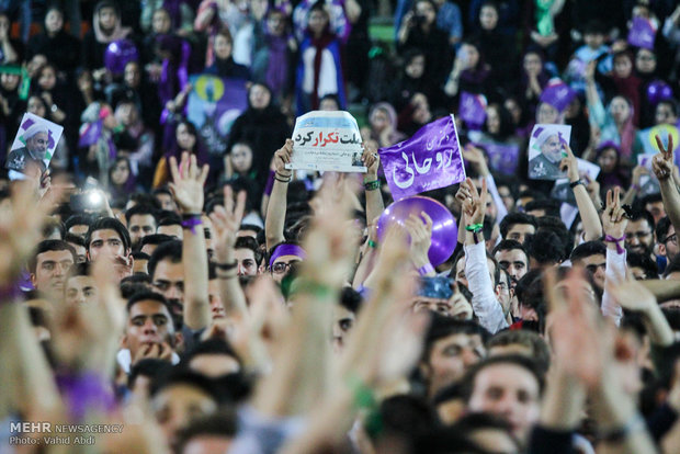 شادی مردم پس از انتخابات ۲۹ اردیبهشت -تبریز