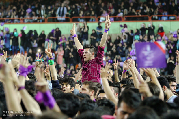 Tabrizi people celebrate Rouhani reelection