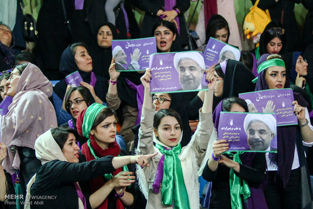 Tabrizi people celebrate Rouhani reelection