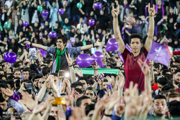 Tabrizi people celebrate Rouhani reelection