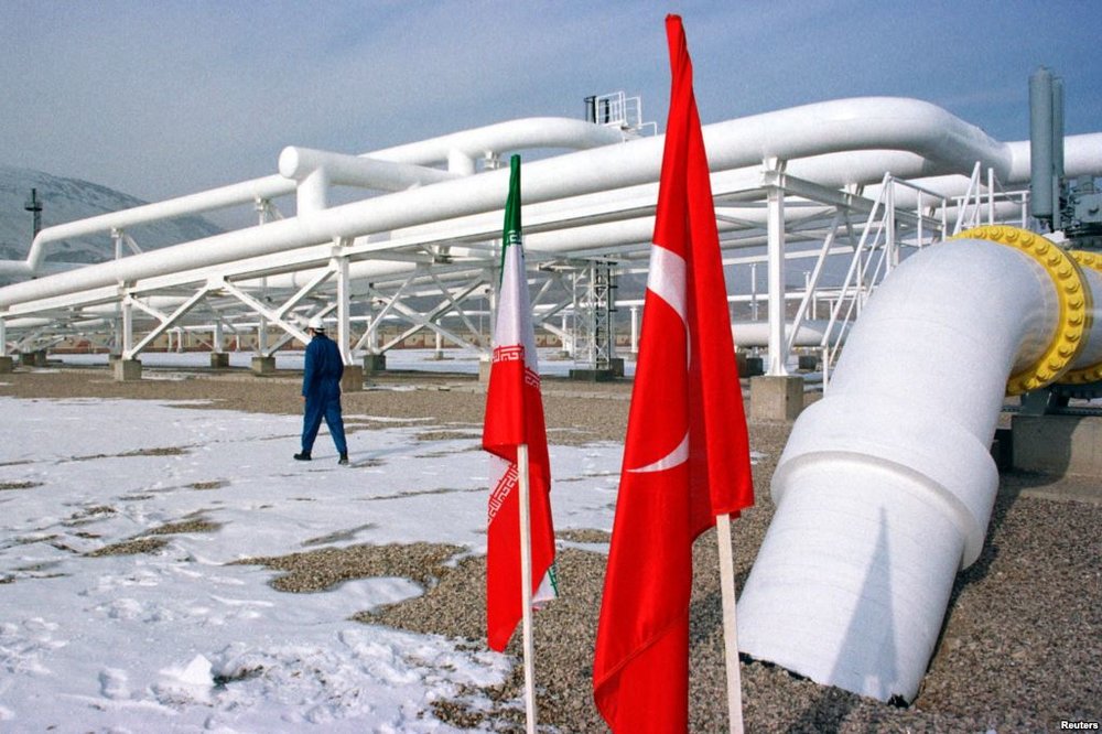 مرغ از قفس پرید / توتال قرارداد سه ساله صادرات گاز با ترکیه امضا کرد