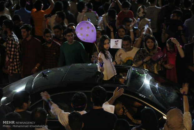 شادی هواداران حسن روحانی در تهران -۳