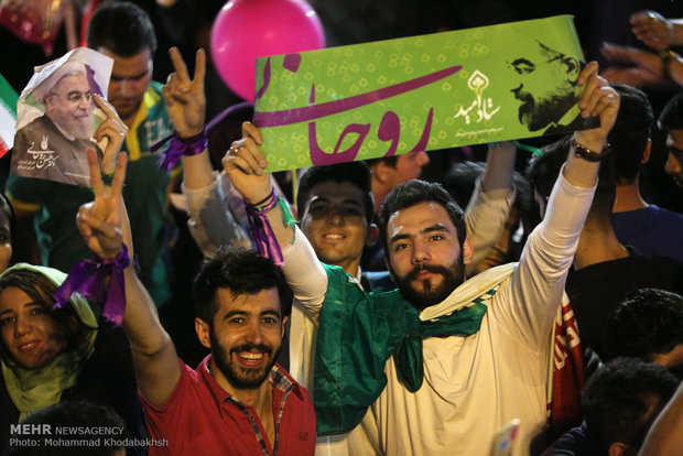 شادی هواداران حسن روحانی در تهران -۳