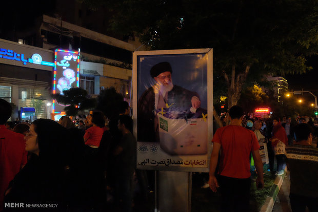 شادی هواداران حسن روحانی در مشهد