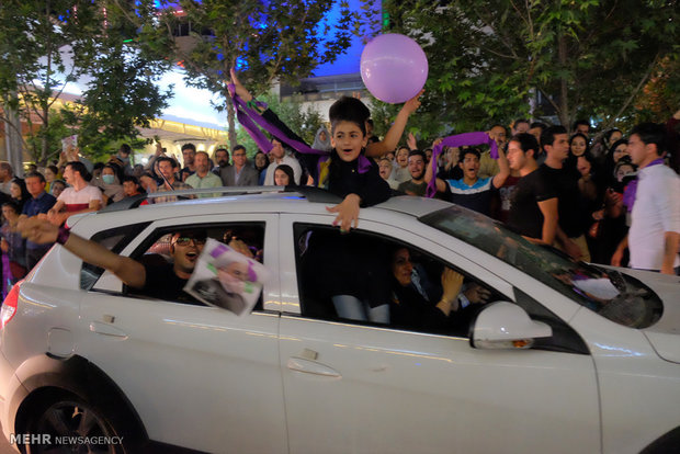 شادی هواداران حسن روحانی در مشهد