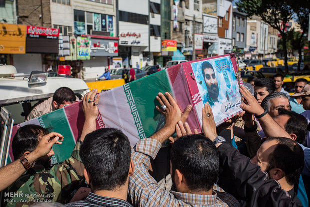 مراسم تشییع پیکر شهید مدافع حرم علیرضا قبادی در کرج