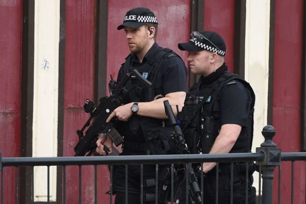 پلیس انگلیس: پلیس متروپلیتن به ۶۴۰۰ نیرو افزایش یافت