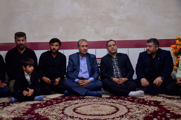 Labor minister meets with bereaved families of miners