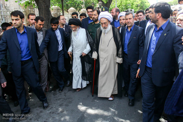 People in Tabriz denounce Bahrain crack-down on cleric