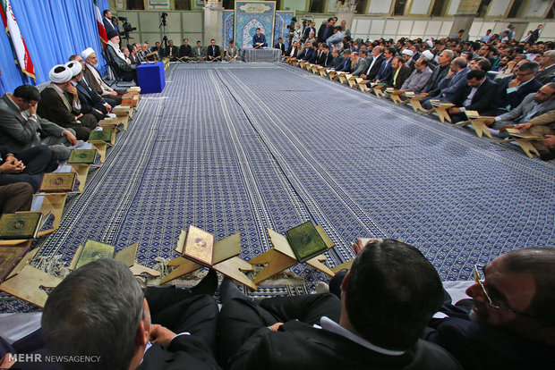 محفل انس با قرآن کریم در حسینیه امام خمینی