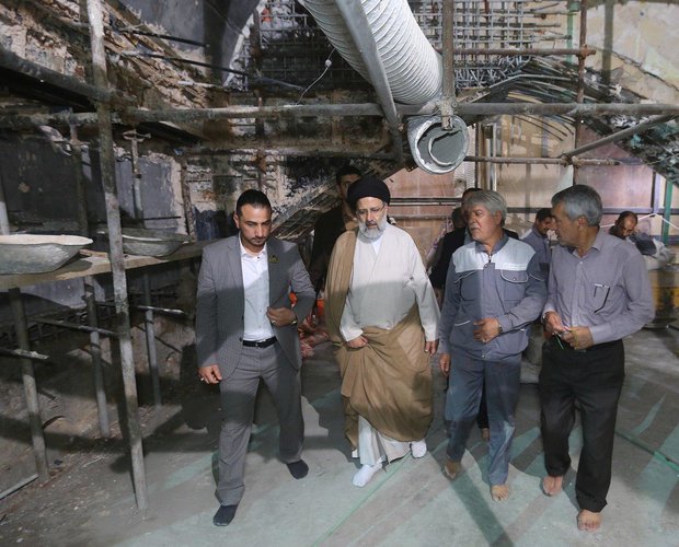 پروژه لاغرسازی و تقویت ستون‌ ضریح امام حسین(ع)در دنیا بی‌نظیر است