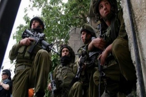 یورش صهیونیستها به کرانه باختری/ ۱۳ فلسطینی بازداشت شدند
