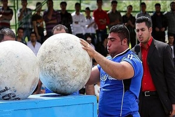 مسابقات قویترین مردان ایران تحت عنوان جام دفاع مقدس برگزار می شود