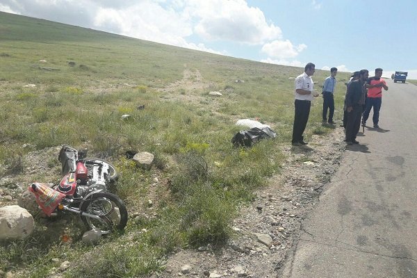 واژگونی موتور سیکلت و جان باختن راکب ۴۰ ساله