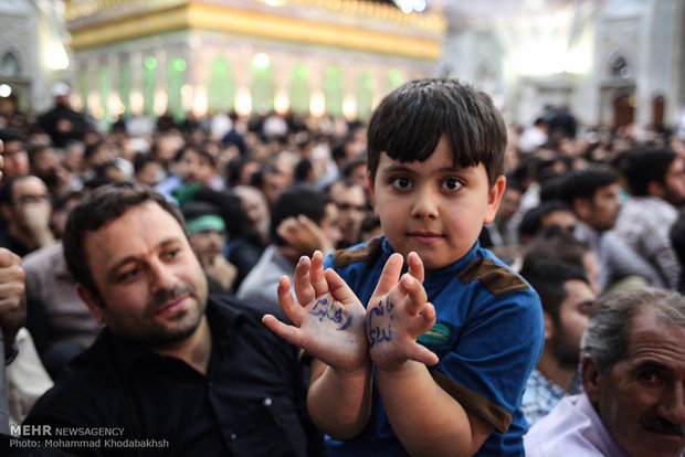 Ceremony honors Imam Khomeini's on his demise anniv.