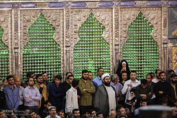 Ceremony honors Imam Khomeini's on his demise anniv.