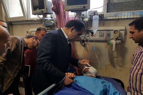 عیادت وزیر بهداشت از مجروحان حوادث مجلس و حرم امام(ره)