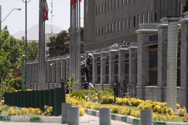 Gunmen attack Iran’s parliament