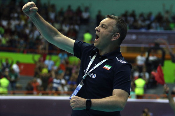 Iran volleyball coach sends message of encouragement to Iranians
