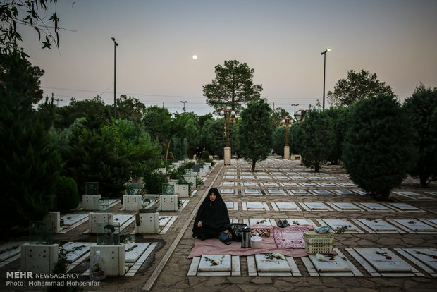 Iftar banquet hosted by 'martyrs'