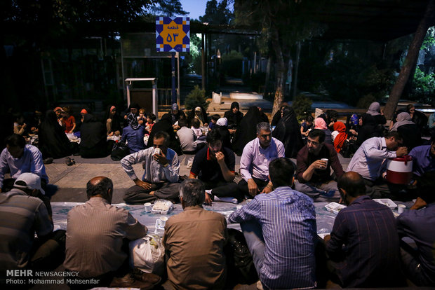 Iftar banquet hosted by 'martyrs'