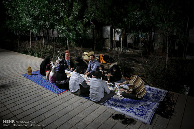 Iftar banquet hosted by 'martyrs'