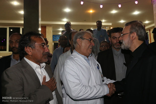 عیادت علی لاریجانی رئیس مجلس شورای اسلامی از مصدومان حادثه تروریستی تهران