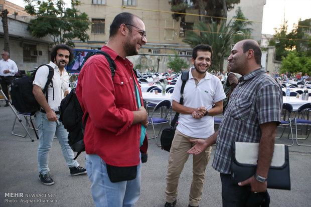 افطاری انجمن عکاسان و هنرهای تجسمی انقلاب و دفاع مقدس