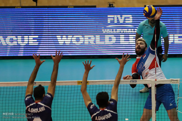 Iran suffer defeat against Serbia