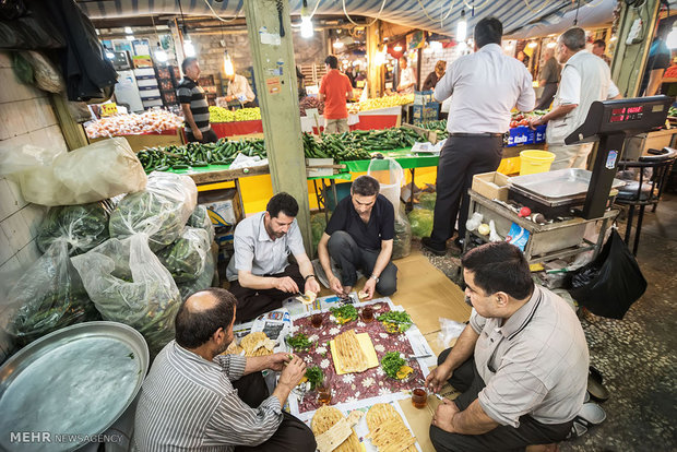 Ramazan ayında esnafın iftar geleneği