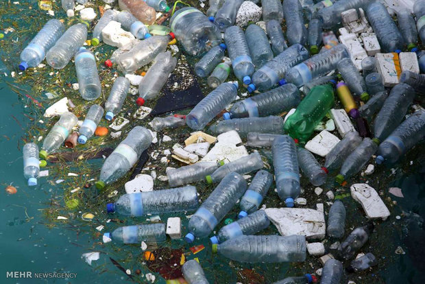 آلودگی اقیانوس ها با زباله های پلاستیکی‎