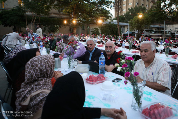  افطاری انجمن سینما و انجمن تئاتر انقلاب و دفاع مقدس