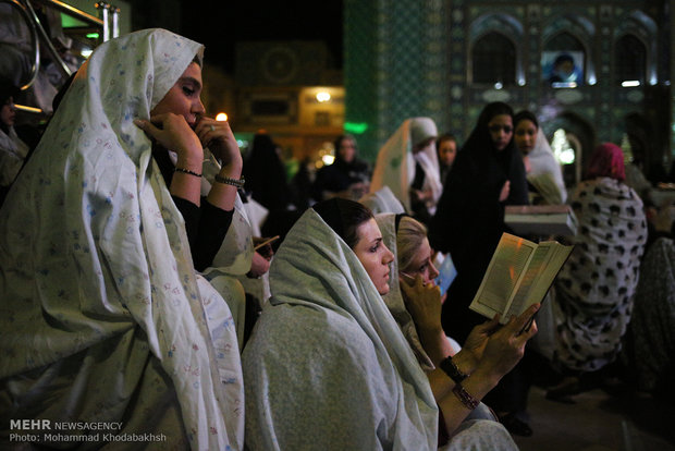 مراسم احیای شب نوزدهم ماه رمضان در امام زاده صالح (ع)