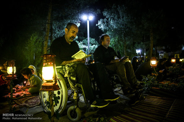 مراسم احیای شب نوزدهم ماه رمضان در گلزار شهدای تهران