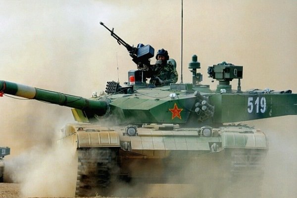 چین در مرز با هند تانک زرهی مستقر کرد
