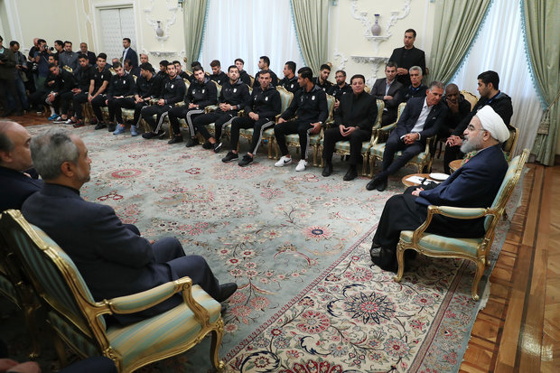 President Meets national football team