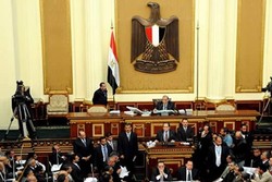 نماینده پارلمان مصر از سمت خود کناره‌گیری کرد