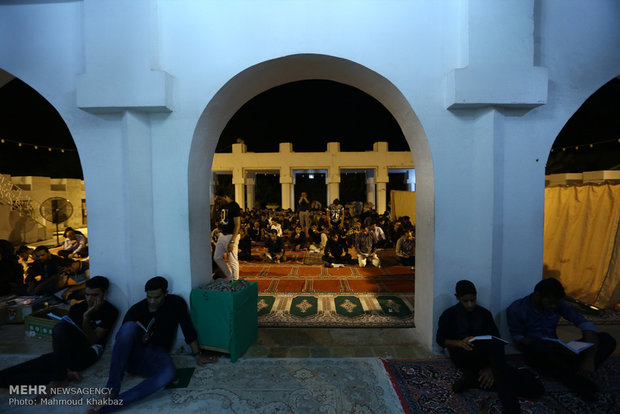 مراسم احیای شب بیست و یکم ماه رمضان در جزیره کیش