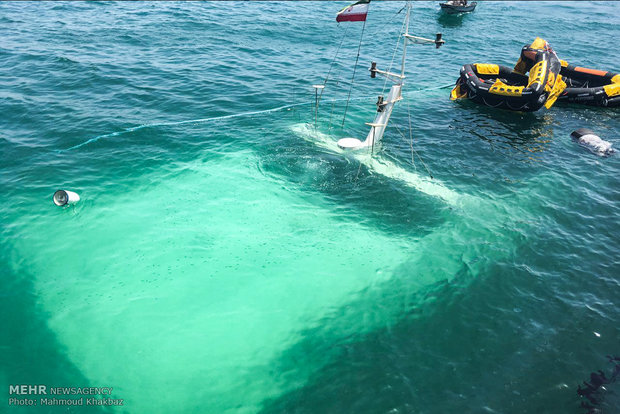 Denna Cruise Ship sinks in Kish Island