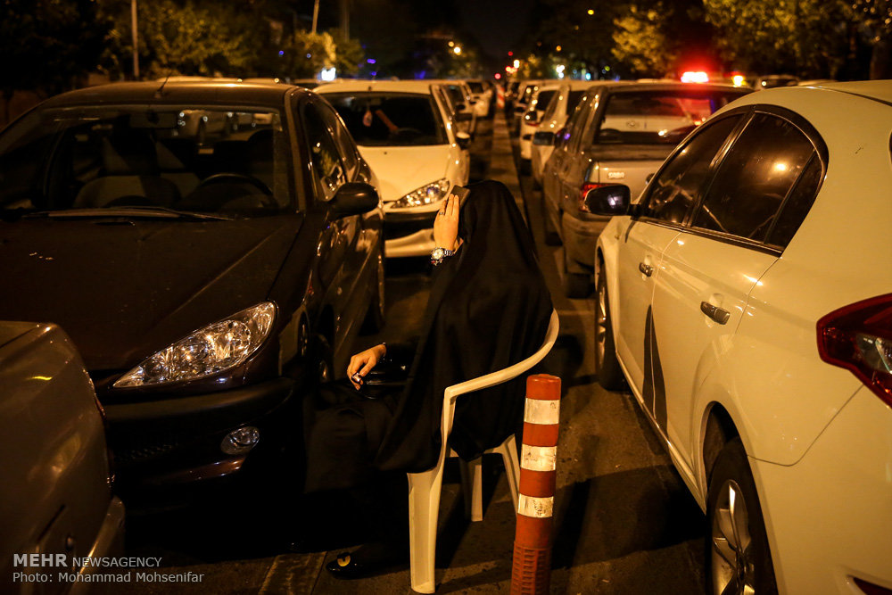 مراسم إحياء ليلة الـ 23 من رمضان في مسجد الصادق في طهران