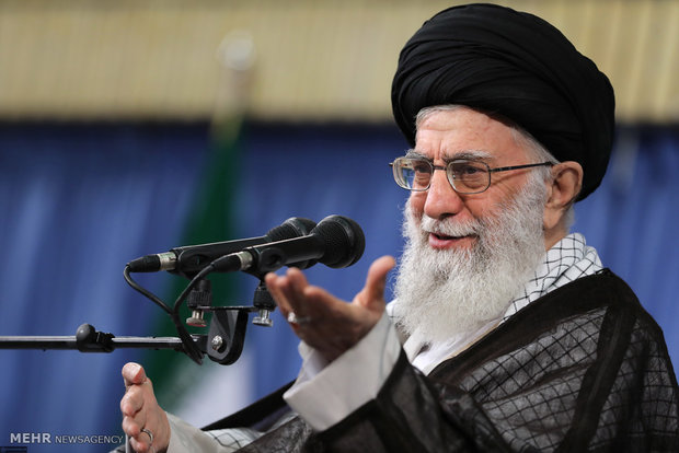 قائد الثورة الإسلامية : امريكا اكثر شرا وخبثا من التيارات التكفيرية