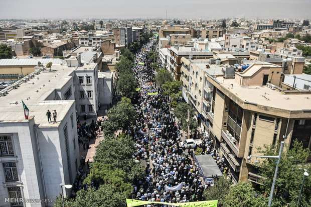 People all over Iran mark Quds day in rallies