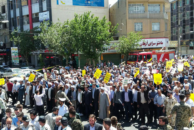 People all over Iran mark Quds day in rallies