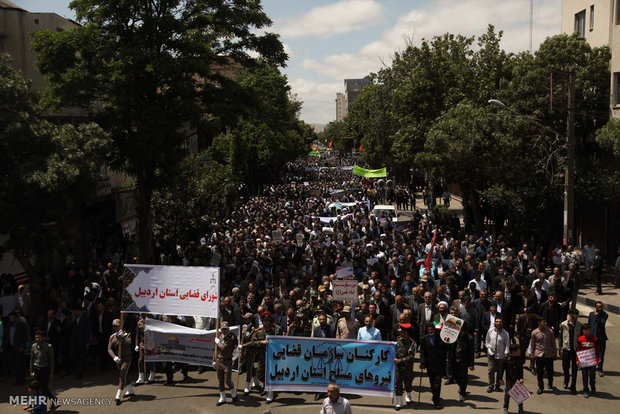 People all over Iran mark Quds day in rallies